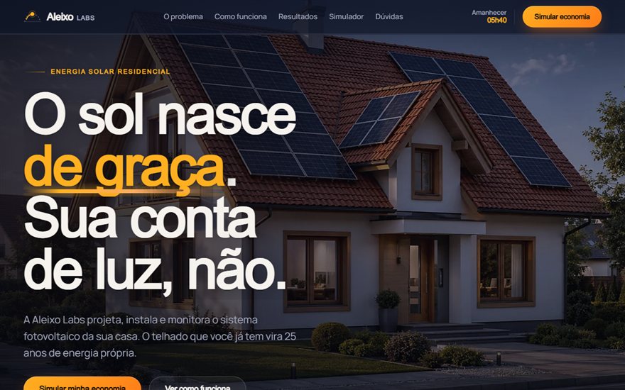 Landing page de energia solar: a fotografia da casa muda com a luz do dia conforme a página rola.